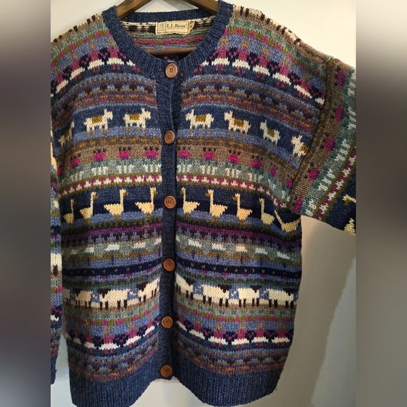 LL Bean Vintage farm animals cardigan - Picture 3 of 6